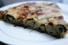 Hazır Yufkadan Ispanaklı Börek Tarifi ve Malzemeleri