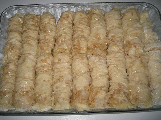 Baklava Yufkasından Tatlı Tarifi ve Malzemeleri