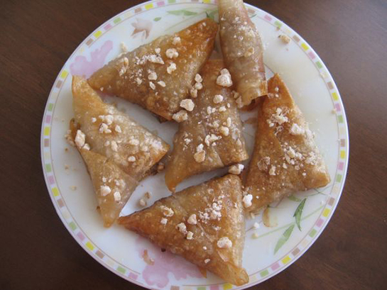 Cevizli Yufka Tatlısı Tarifi ve Malzemeleri